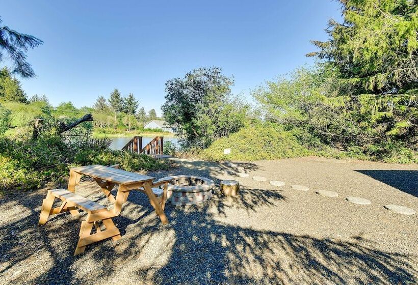 Ocean Shores Retreat W/ Porch & Canal Views!