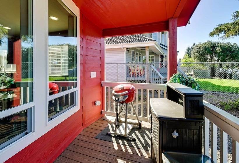 Ocean Shores Retreat W/ Porch & Canal Views!