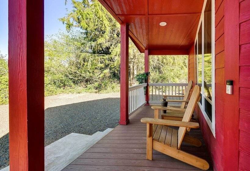 Ocean Shores Retreat W/ Porch & Canal Views!
