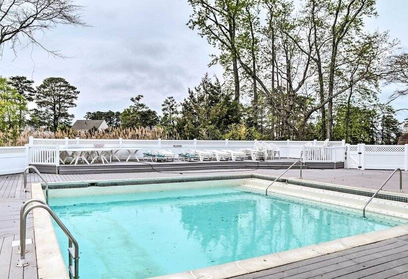 Ocean View Escape W/ Sunroom + Water Access!