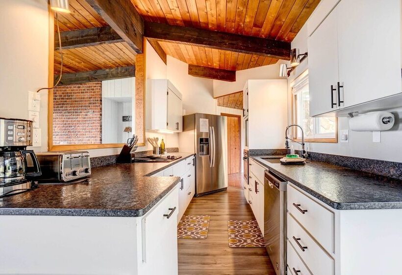 Ocean Vista  Gold Beach Getaway!