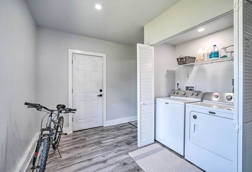 Okc Home: Walk To Restaurants & Lake Hefner!