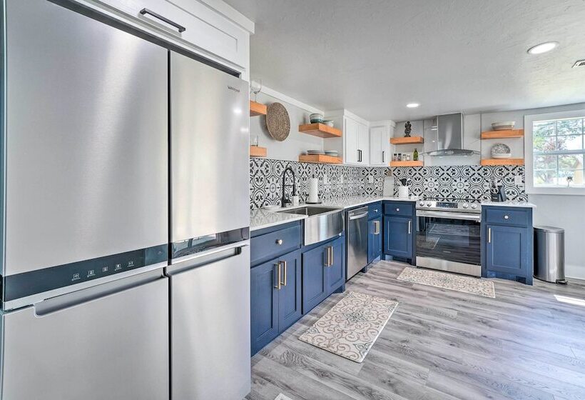 Okc Home: Walk To Restaurants & Lake Hefner!