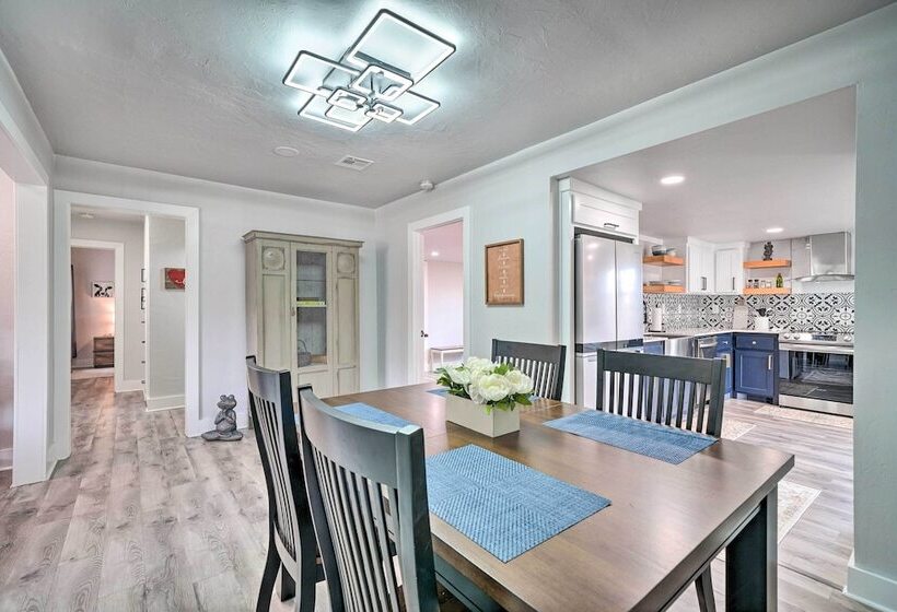 Okc Home: Walk To Restaurants & Lake Hefner!