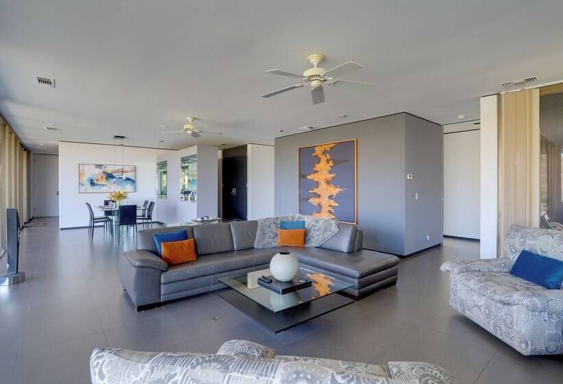 Palm Springs Retreat W/ Private Pool & Jacuzzi