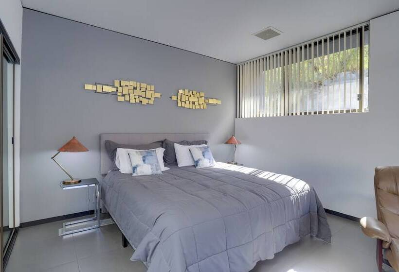 Palm Springs Retreat W/ Private Pool & Jacuzzi