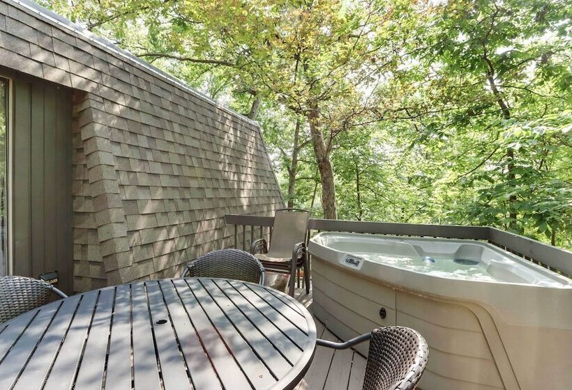 Osage Beach Home W/ Lake Views: Pets Welcome!