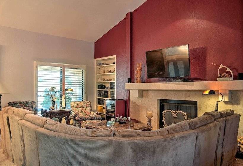 Palm Springs Golf Course Home: Private Pool & Spa!