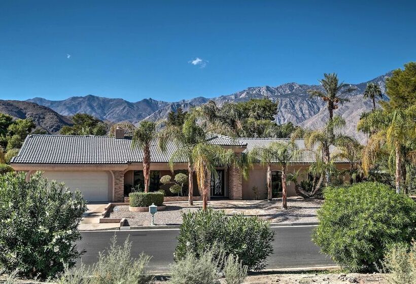 Palm Springs Golf Course Home: Private Pool & Spa!