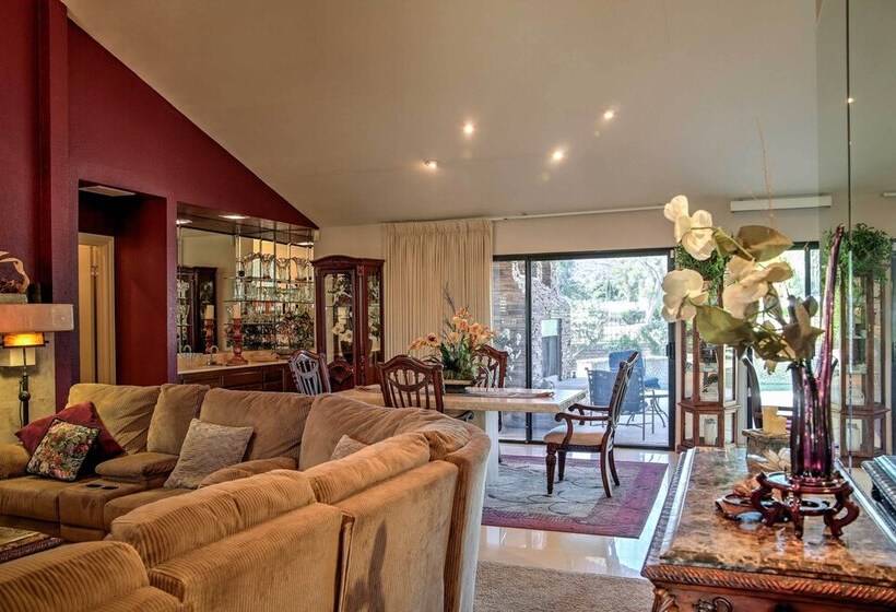 Palm Springs Golf Course Home: Private Pool & Spa!