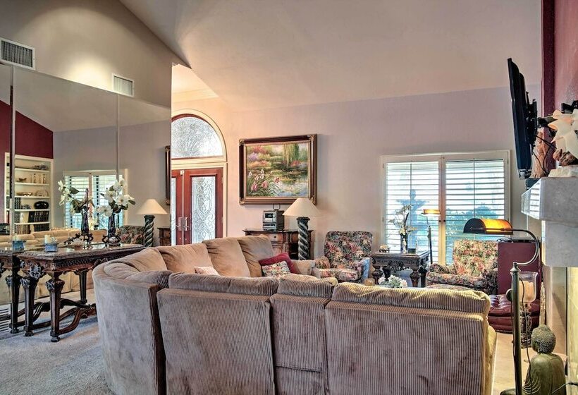 Palm Springs Golf Course Home: Private Pool & Spa!