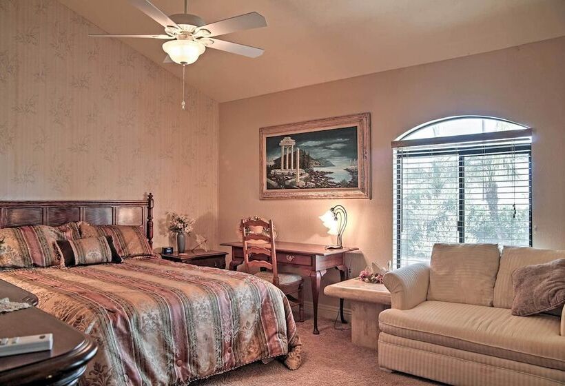 Palm Springs Golf Course Home: Private Pool & Spa!