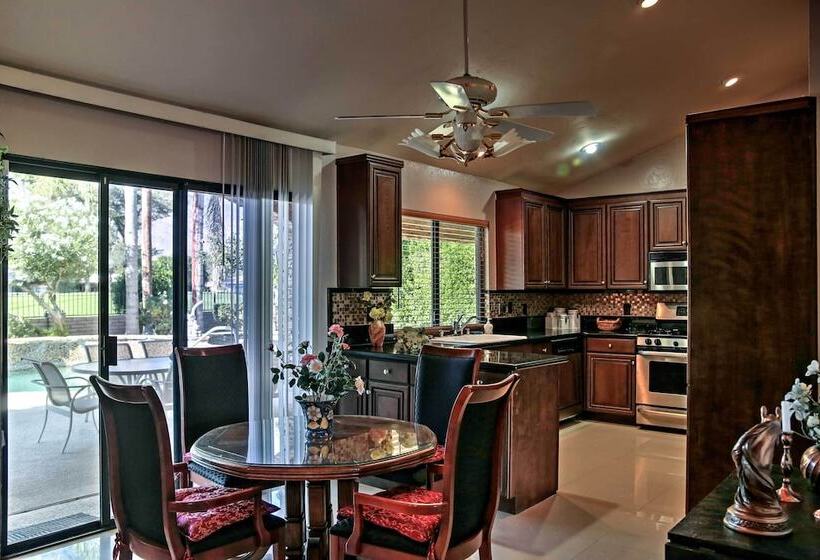 Palm Springs Golf Course Home: Private Pool & Spa!