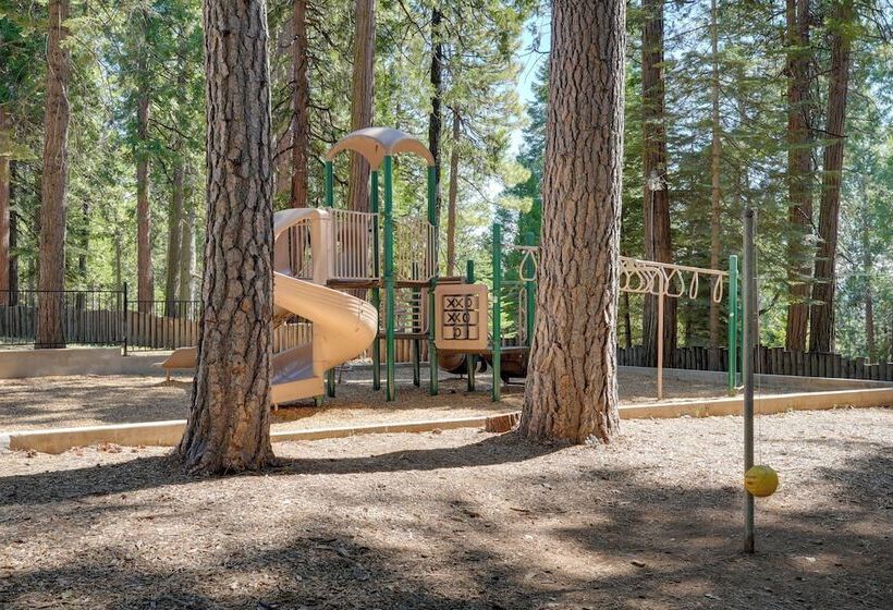 12 Mi To Apple Hill: Family Friendly Cabin Retreat