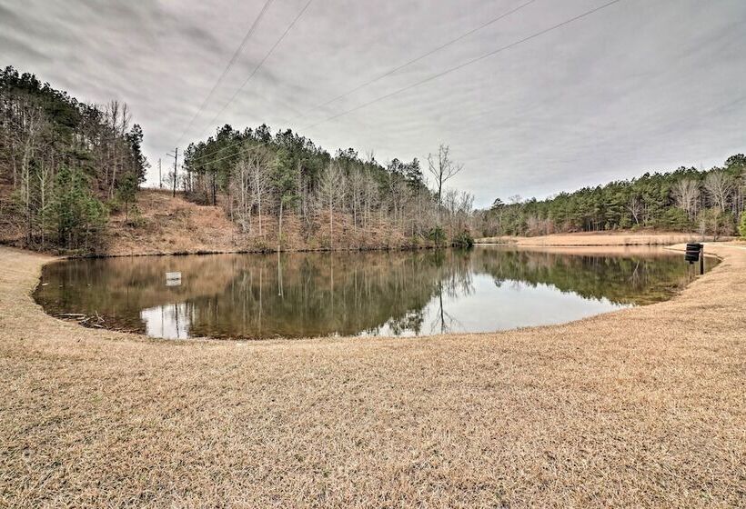 Peaceful Family Cabin On 10 Acres W/ Game Room!