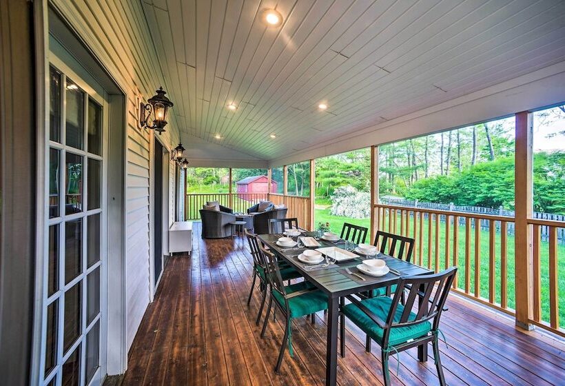 Peaceful Family Home W/ Fire Pit & Large Yard