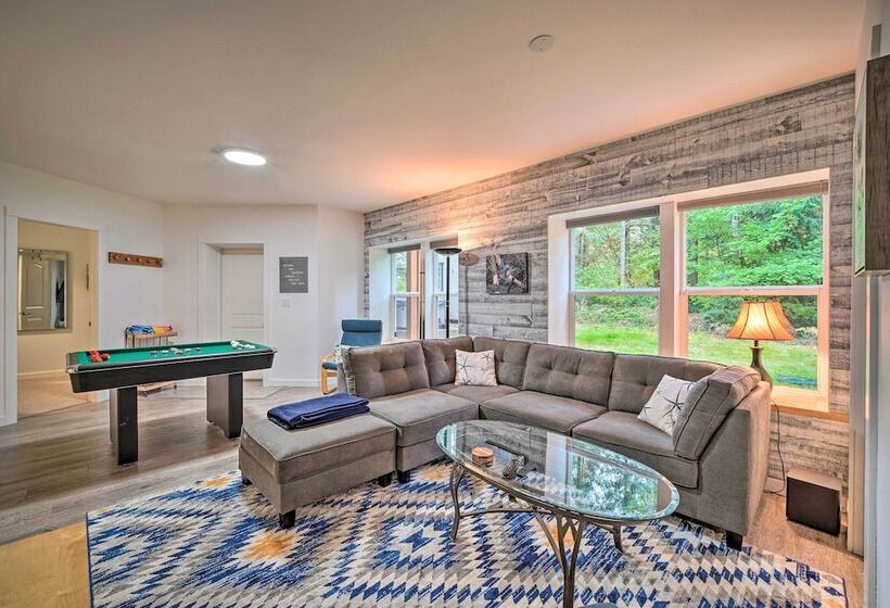 Peaceful Forest Retreat By Mt. Baker Slopes!