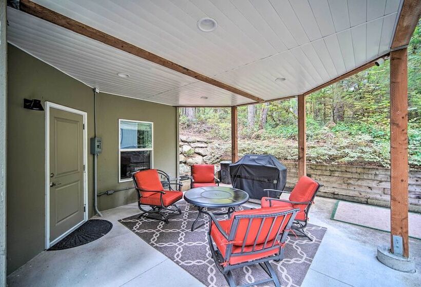 Peaceful Forest Retreat By Mt. Baker Slopes!