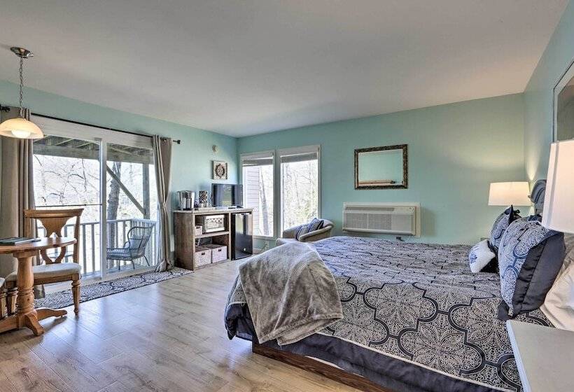 Peaceful Osage Beach Escape W/ Resort Perks!