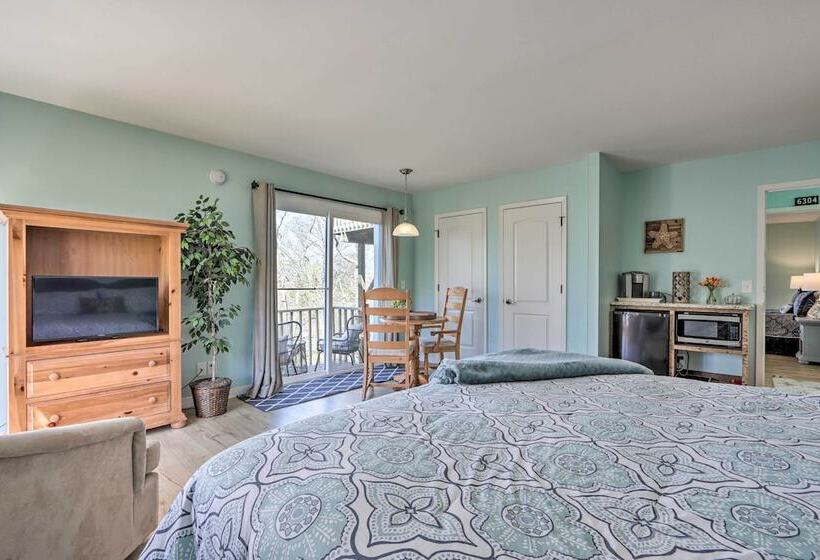 Peaceful Osage Beach Escape W/ Resort Perks!