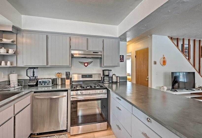 Peaceful & Upscale Ski Cabin: 11 Mi To Heavenly!