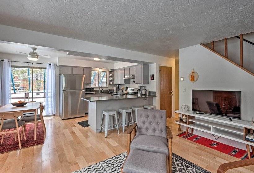 Peaceful & Upscale Ski Cabin: 11 Mi To Heavenly!