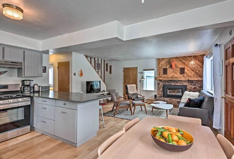 Peaceful & Upscale Ski Cabin: 11 Mi To Heavenly!