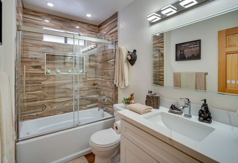 Pet Friendly Big Bear Cabin: 3 Mi To Bear Mountain