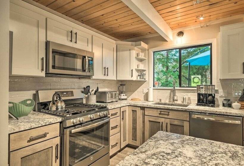 Family Cabin In Blue Lake Springs, Near Town!