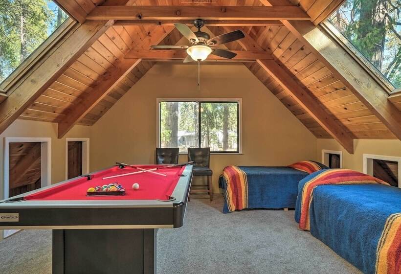 Family Cabin In Blue Lake Springs, Near Town!