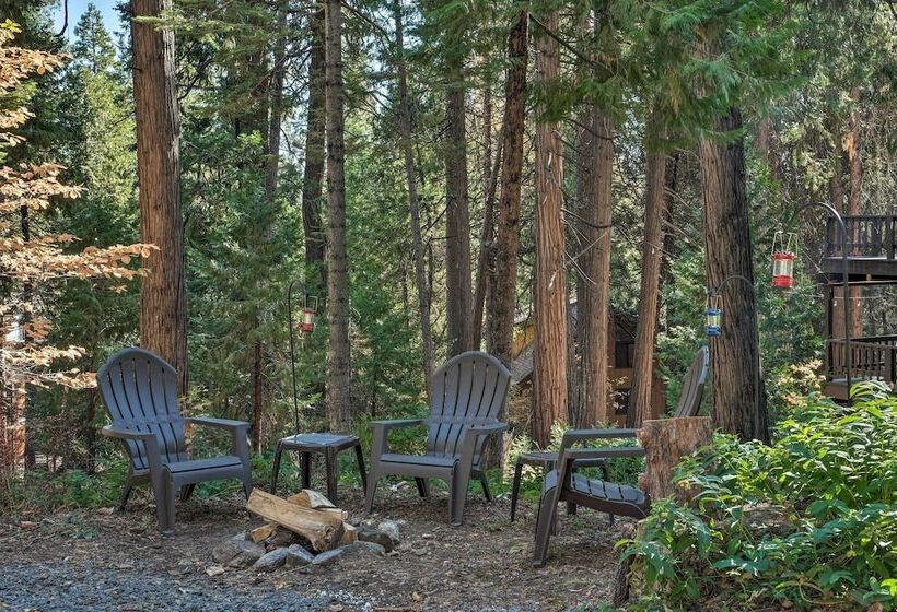 Family Cabin In Blue Lake Springs, Near Town!