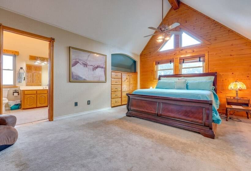 Pet Friendly Canyon Lake Cabin, 1 Mi To Water!