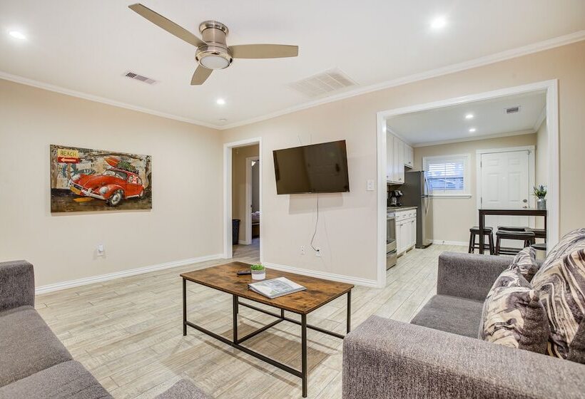 Pet Friendly Galveston Cottage < 1 Mi To Beach!