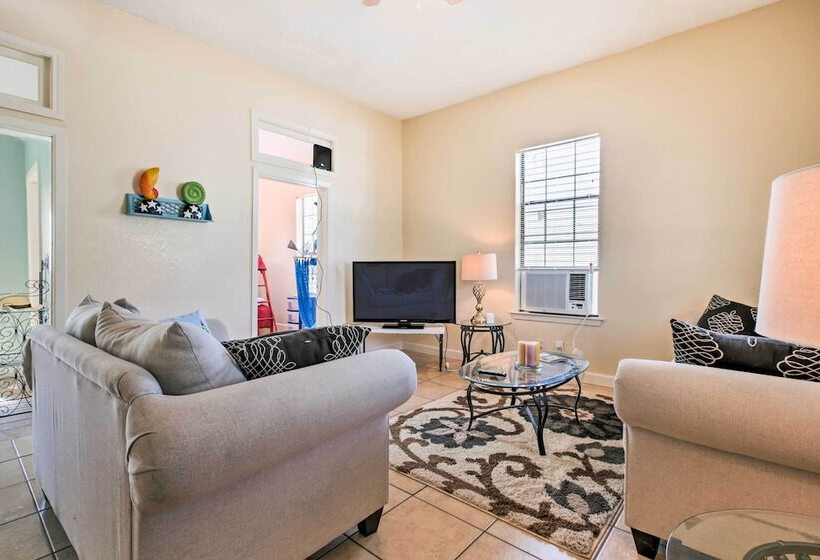 Pet Friendly Galveston Getaway W/ Deck & Grill!