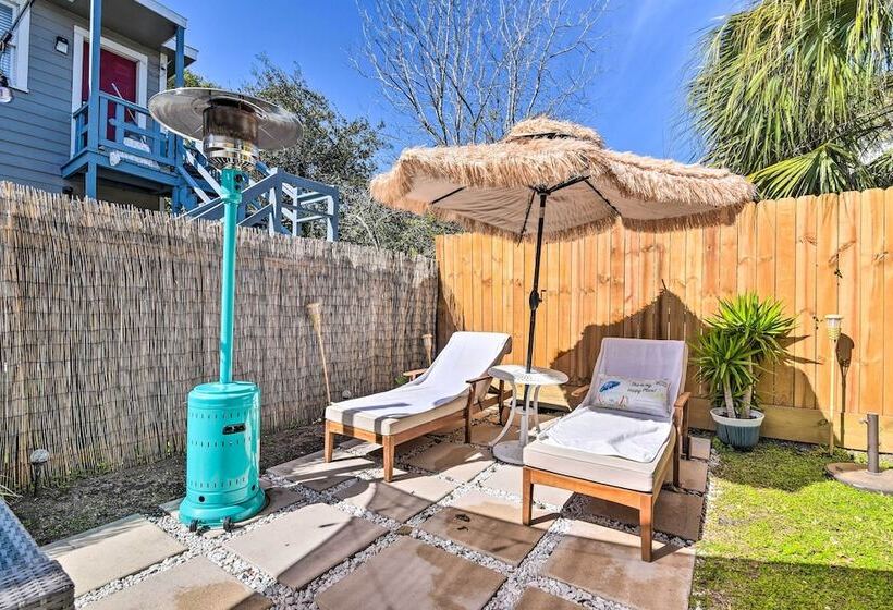 Galveston Retreat W/ Backyard & Patio!