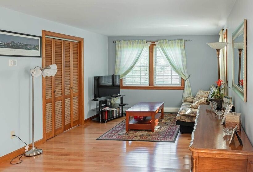 Pet Friendly West Yarmouth Home 1/2 Mi To Beach