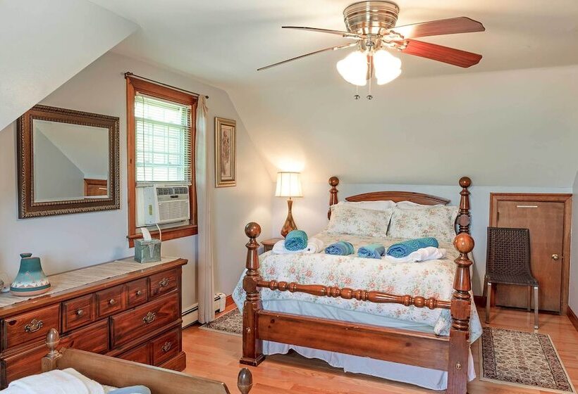 Pet Friendly West Yarmouth Home 1/2 Mi To Beach