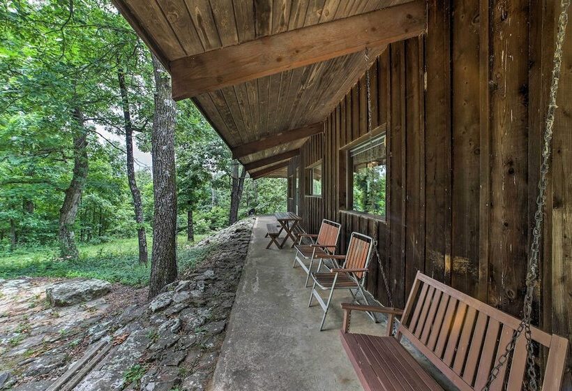 Pine Lodge Cabin  On 450 Acres In Ozark Mountains