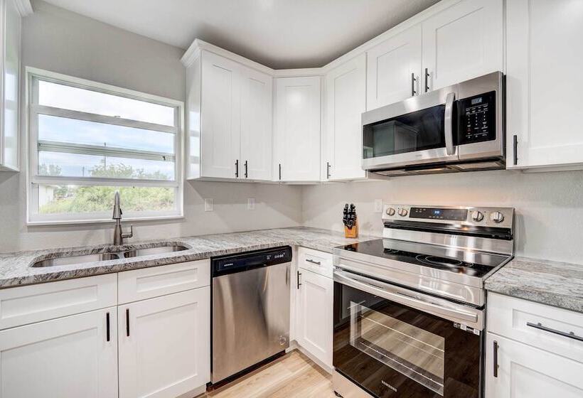 Golf & Pool Access: Pet Friendly Sebring Home!