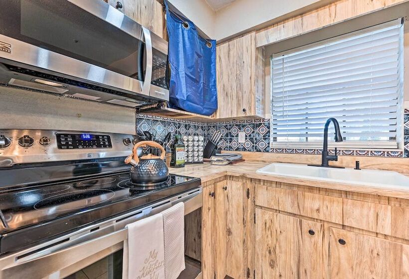 Plant City Home & Guest House W/ Outdoor Pool!