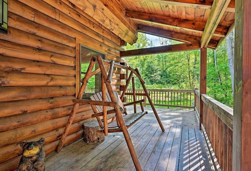 Private Chester Home W/ Deck, Mins To Skiing!