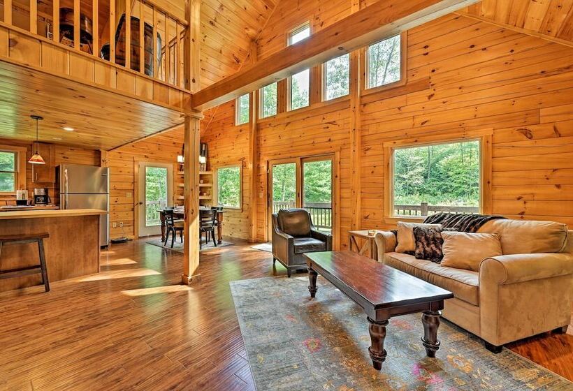 Private Chester Home W/ Deck, Mins To Skiing!