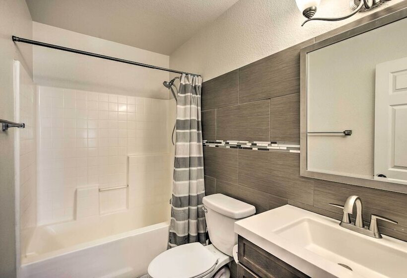 Coachella Retreat: Pool, Near Music Festivals