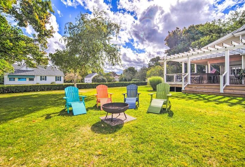 Private Waterfront Lake Erie Home W/bbq Patio