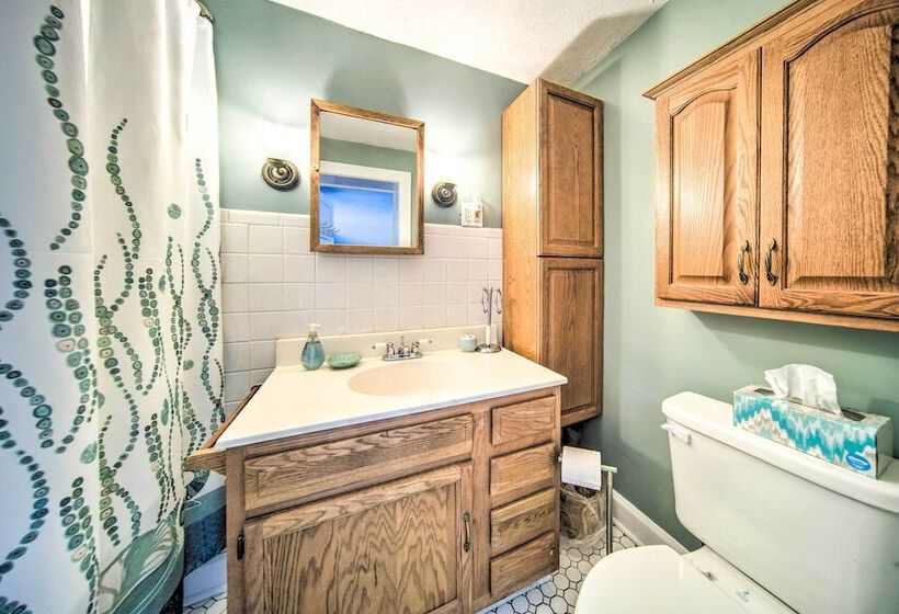 Private Waterfront Lake Erie Home W/bbq Patio