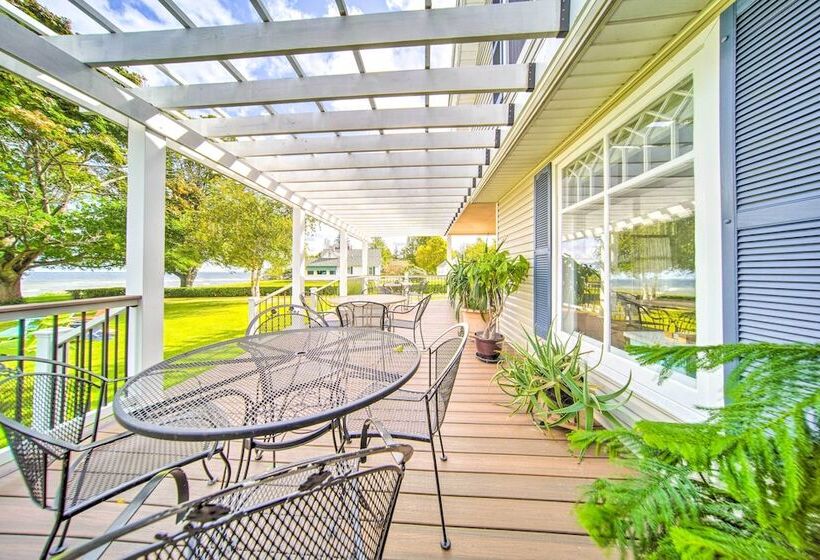 Private Waterfront Lake Erie Home W/bbq Patio