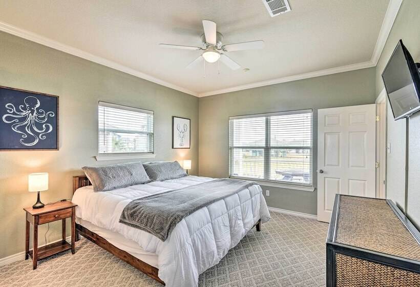 Walk To Ocean:  Pura Vida  Crystal Beach House!