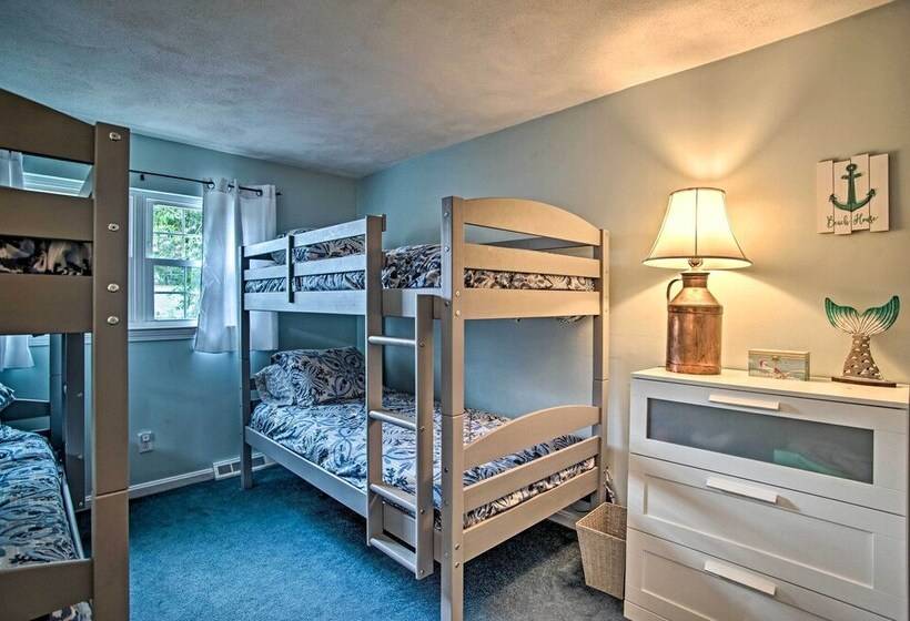 Quaint Dennis Home W/ Deck + Grill, Walk To Beach!