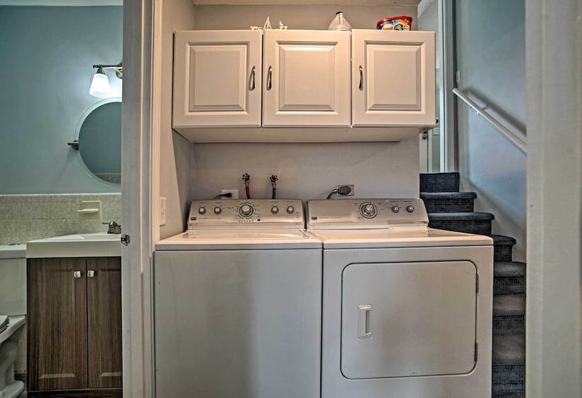 Quaint Dennis Home W/ Deck + Grill, Walk To Beach!