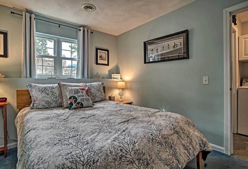 Quaint Dennis Home W/ Deck + Grill, Walk To Beach!